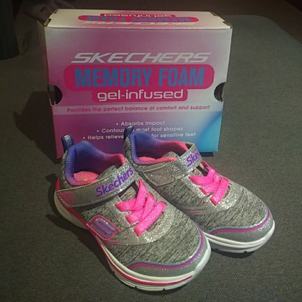 Sketchers dream n' dash sneaker pink/grey size 8